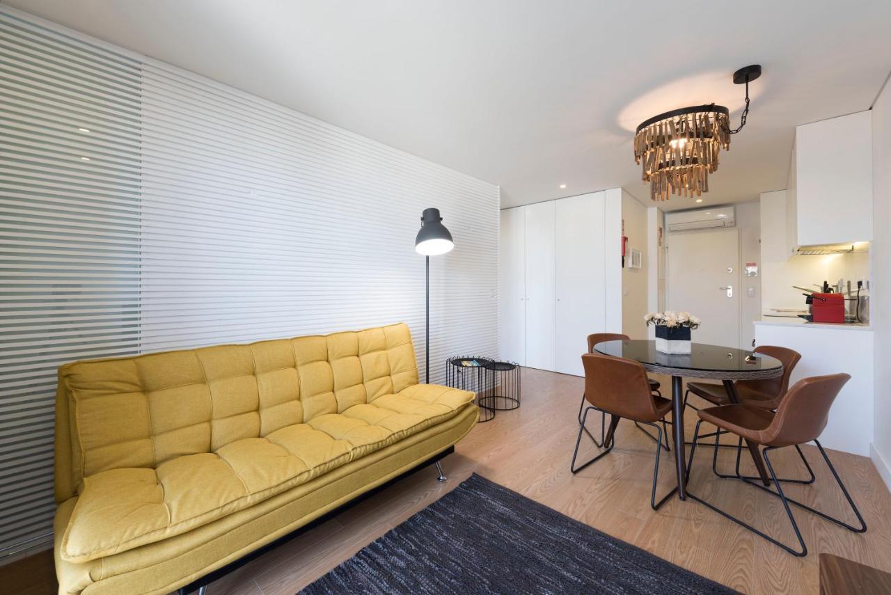 Lovelystay - Central Flat W/ Ac & Balcony بورتو المظهر الخارجي الصورة